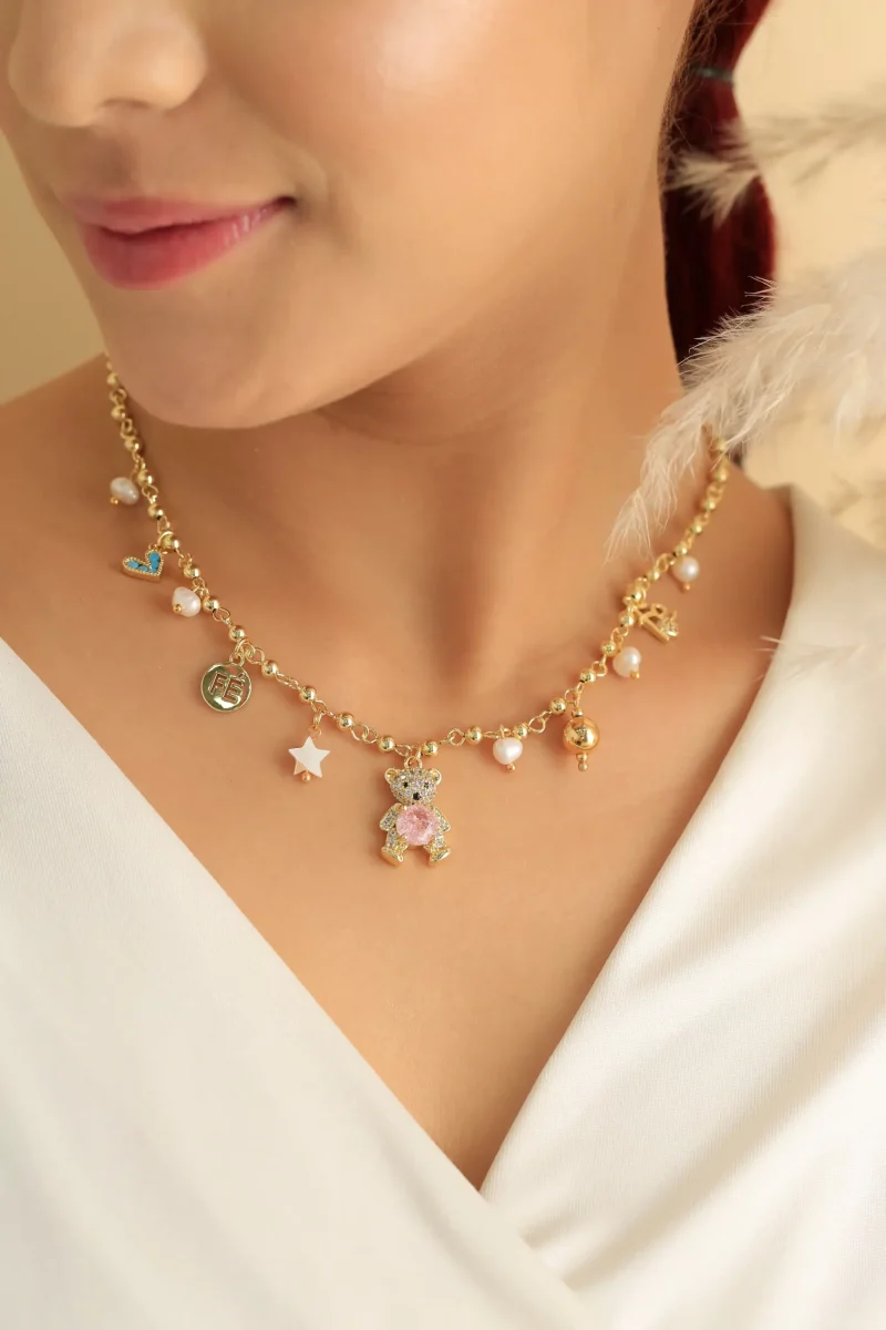 Collar multidijes con perlas naturales, graduable. Marca Brazz by Roel