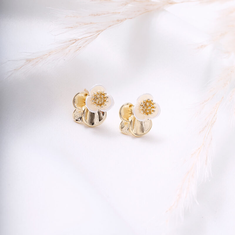 Arete Topo Flor Blanca
