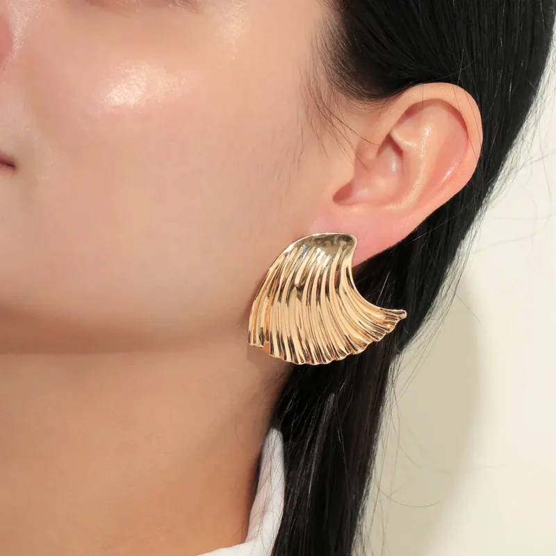 Arete Topo Figura Dorada/ En Baño De Oro 24k. Marca Brazz By Roel.