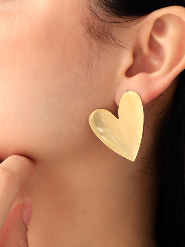 Arete Topo Corazón/ En Baño De Oro 24k. Marca Brazz By Roel.