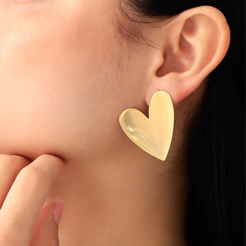 Arete Topo Corazón/ En Baño De Oro 24k. Marca Brazz By Roel.