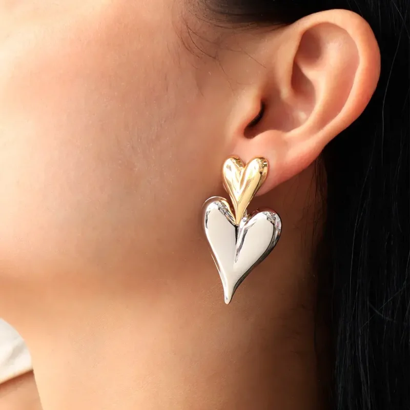 Arete Topo Corazón Dos Tonos/ En Baño De Oro 24k. Marca Brazz By Roel.