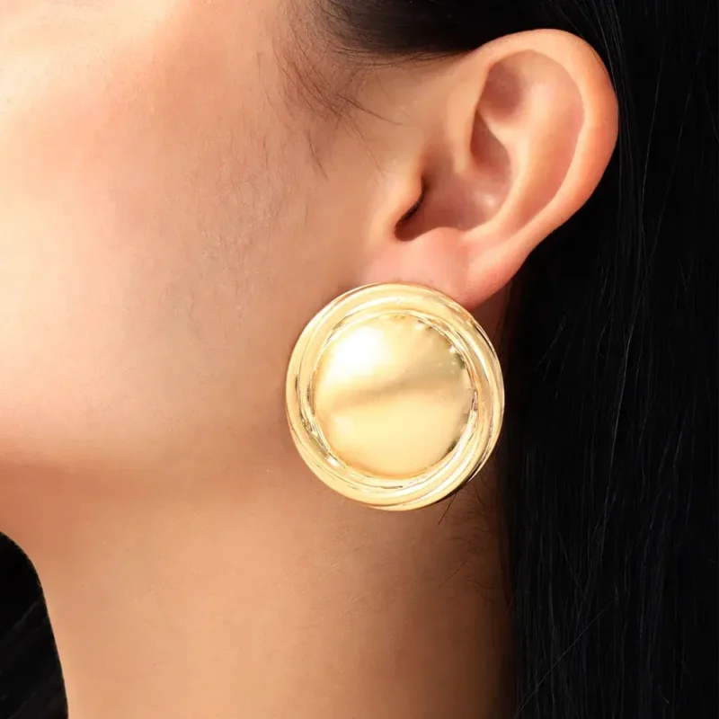 Arete Topo Circular/ En Baño De 24k. Marca Brazz By Roel.