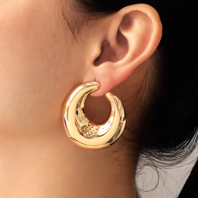 Arete Grande / En Baño De Oro 24k. Marca Brazz By Roel.