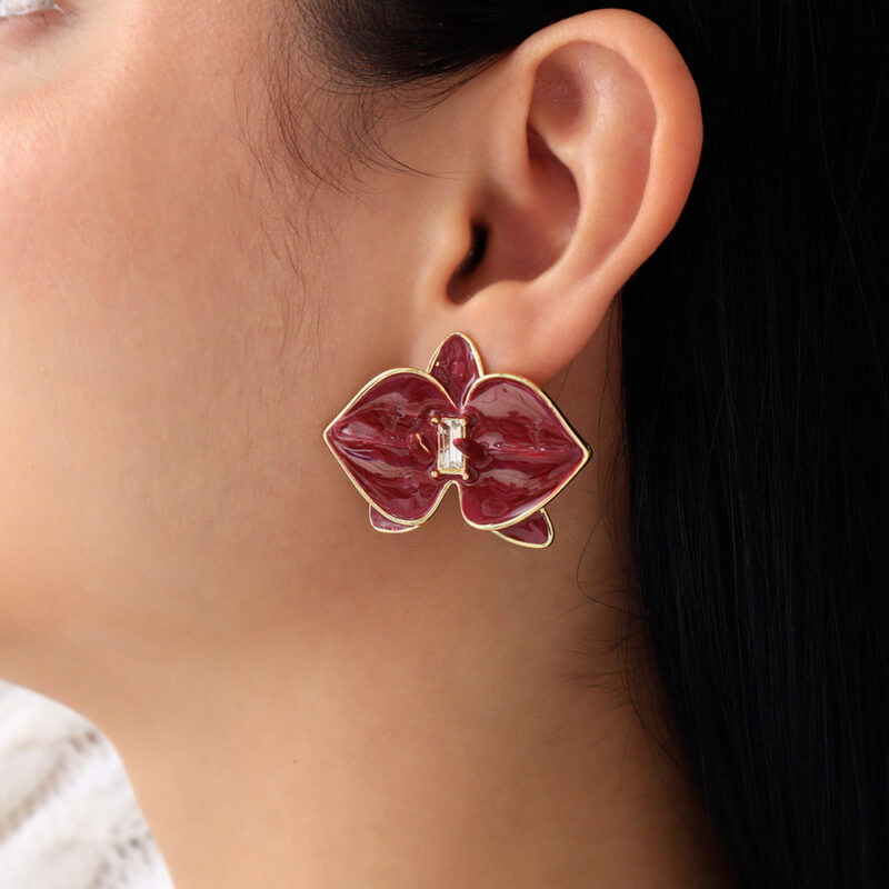Arete Flor de Color. En Baño De Oro 24k. Marca Brazz By