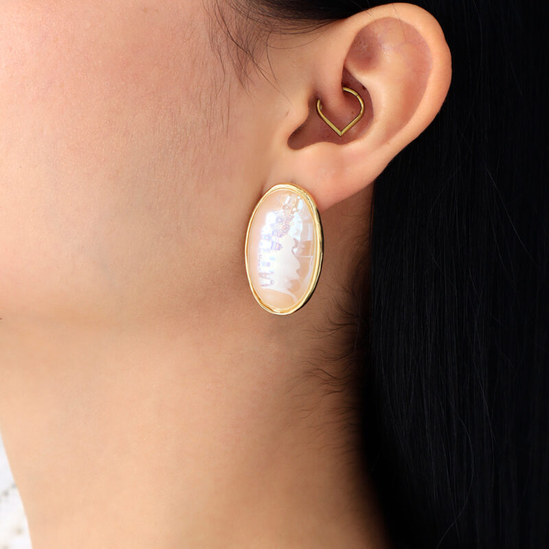 Aretes Grandes Con Perla / En Baño De Oro 24k. Marca Brazz By Roel.