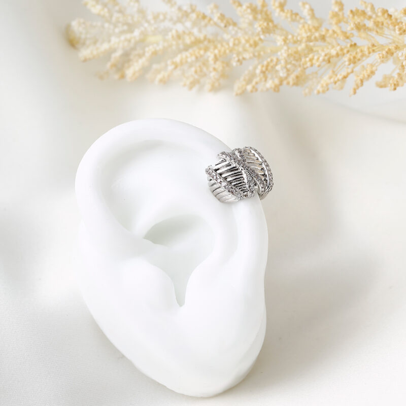 Earcuff Cruzado con Microcircones. En Baño de Rodinado / Marca Brazz By Roel.