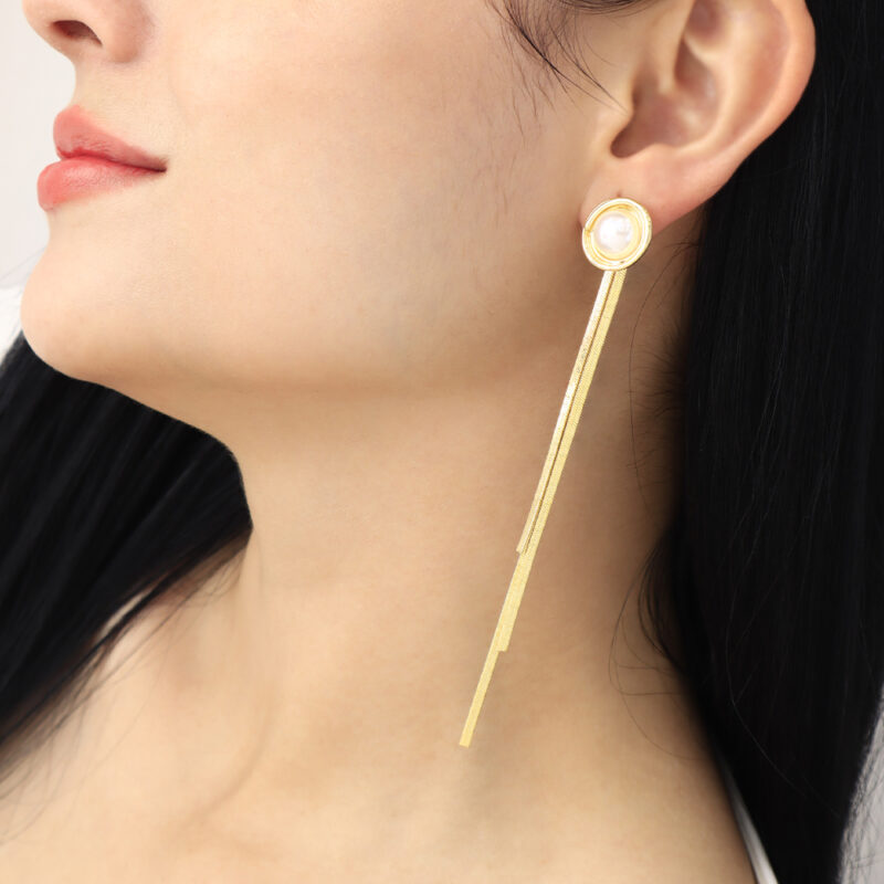 Arete Topo Perla/ En Baño De Oro 24k. Marca Brazz By Roel.